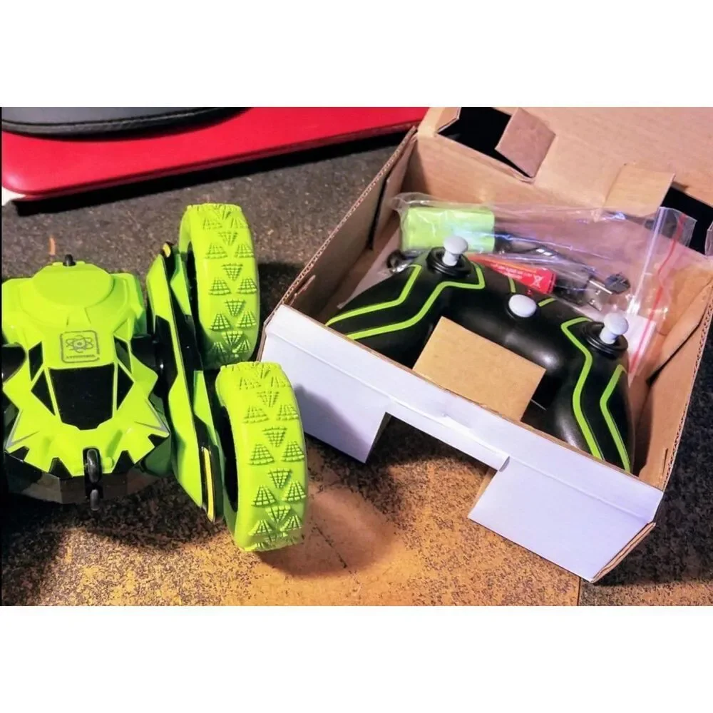 Threeking Remote Control Double-Sided Car Driving 360-degree Rotating Car Toy